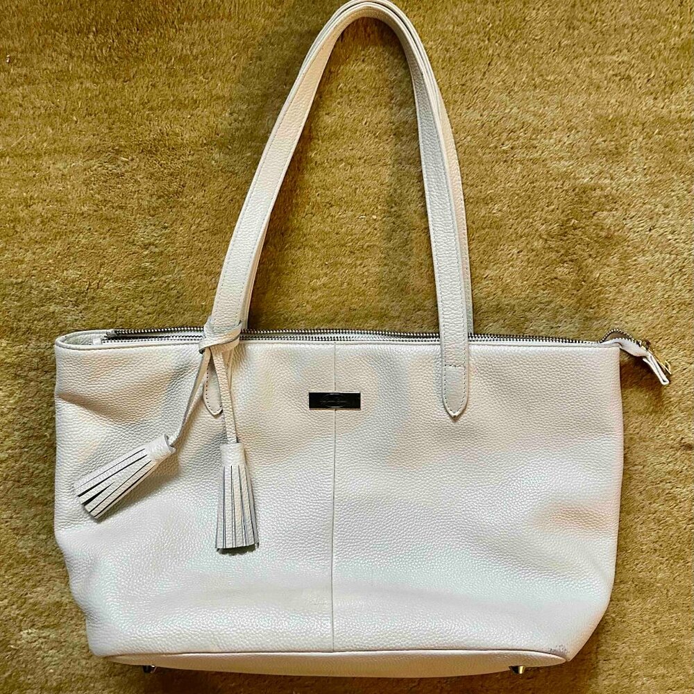 Onna Ehrlich cream pebbled leather shoulder bag Good Used Condition
